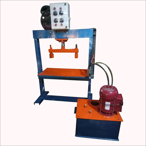 Hydraulic Dopuble Die Single Cylinder Paper Plate Making Machine Capacity: 6000 Kg/Hr