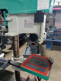 Industrial Radial Drilling Machine