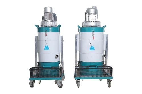 Industrial Wet And Dry Vacuum Cleaner Capacity: 30 Liter/Day