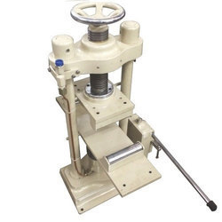 Hand Operated Flexural Testing Machine