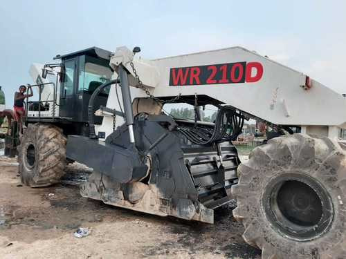 WR 210 Cold Recycler & Soil Stabilizer on Rent
