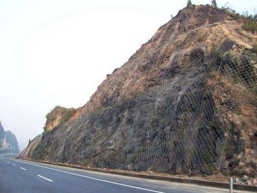 FALLING-ROCK PROTECTIVE FENCE