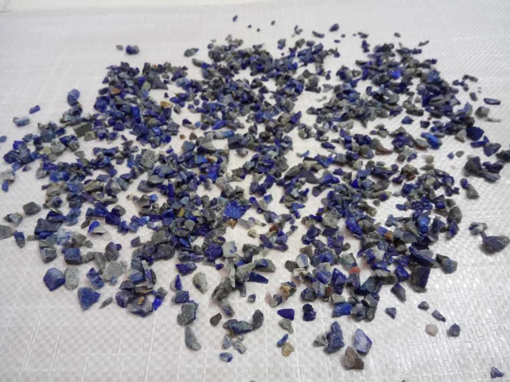 Water Wash Of Semi-Precious Blue Lapis Lazuli Crushed Stone Chips GEMSTONE RAW and powder for cosmatics industries