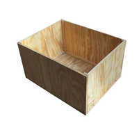Caja de madera resistente