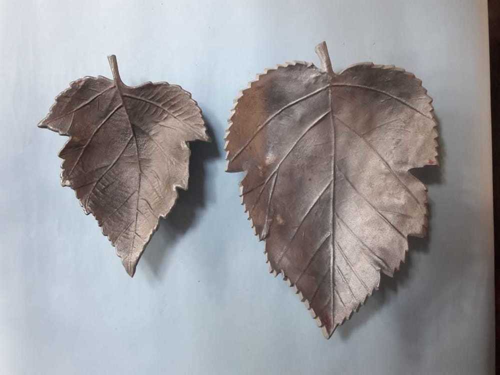 Sweet Platter - Metal, Varying Sizes, Gray | Elegant Design, Durable, Leaf-Shaped, Matte Finish, Lightweight, Easy to Clean