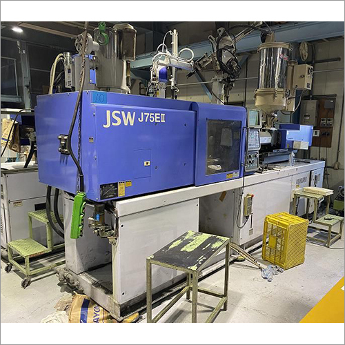 Automatic Injection Moulding Machine