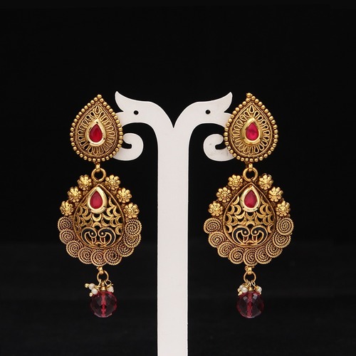 American Earring By MADIVA FASHIONS PRIVATE LIMITED