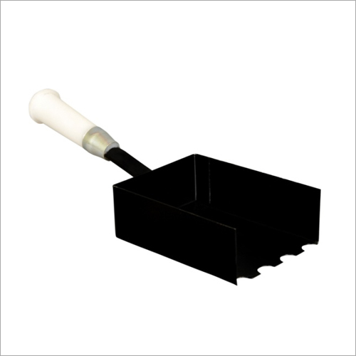 AAC Notched Bucket Trowel - Manual Operation, Industrial Use, Available in Various Sizes | Durable Design for Efficient Material Handling