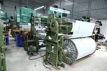 Velvet loom machine