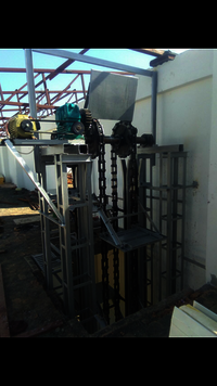 Cold Storage Vertical Lift