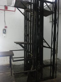 Cold Storage Vertical Lift