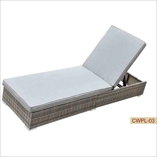Wooden Poolside Lounger Application: Hotel