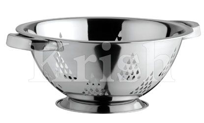 Deep Colander With Pyramid Cutting