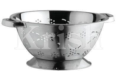 Deep Colander With Flower Cutting