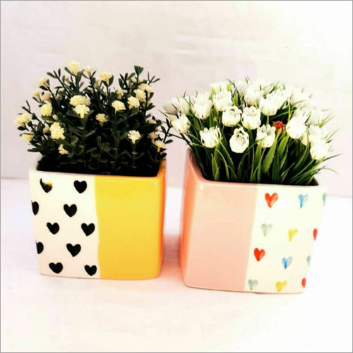 Available In Different Colours Designer Square Shaped Pot