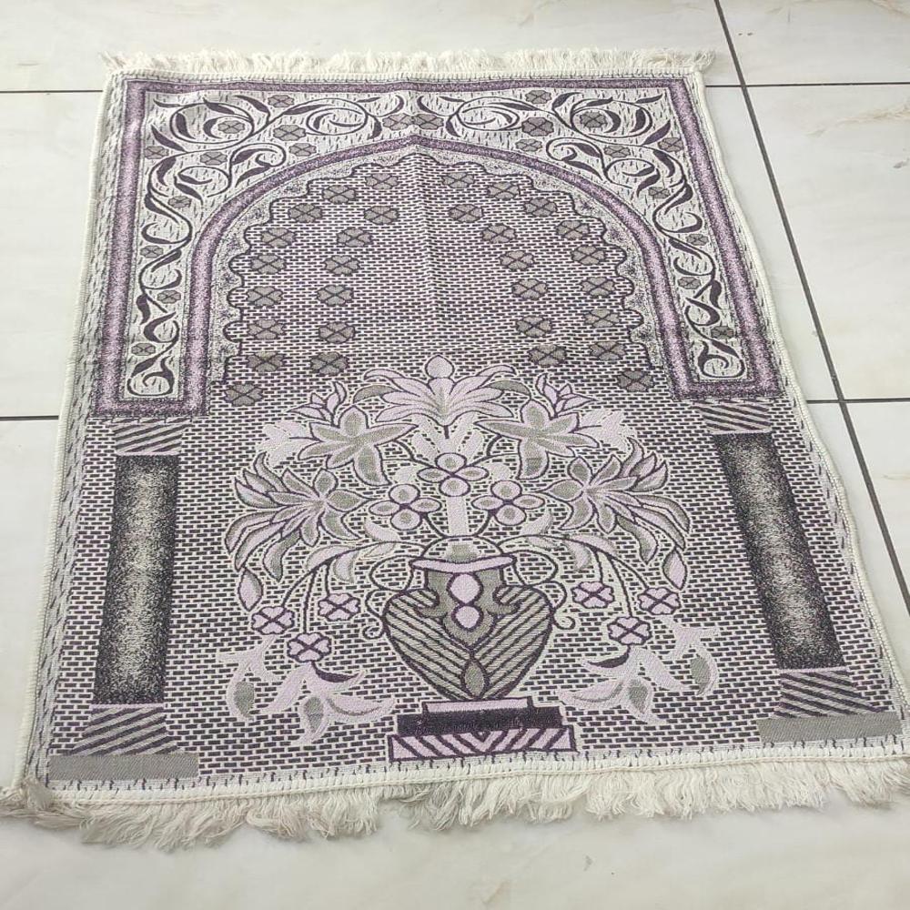 Muslim Prayer Mats - Jacquard Woven Material | Weight: 1 Kilogram, Ideal for Prayer and Bedroom Decoration, Elegant Home Furnishing