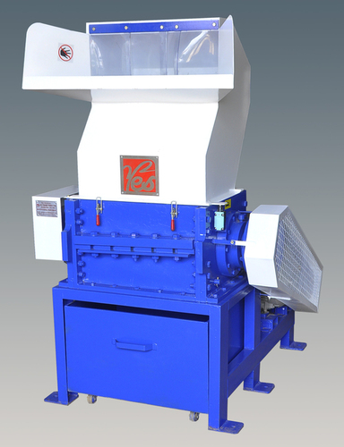 Plastic Waste Grinder Machine By YES SQUARE MARKETING
