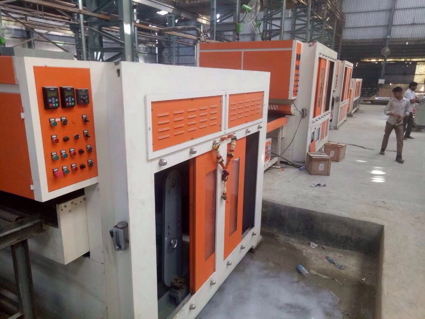 China Stainless Steel Polishing Machine for The No. 4 Finishing Service