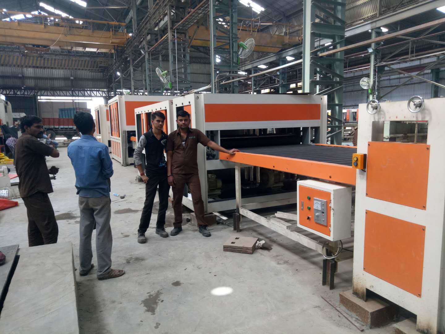China Stainless Steel Polishing Machine for The No. 4 Finishing Service