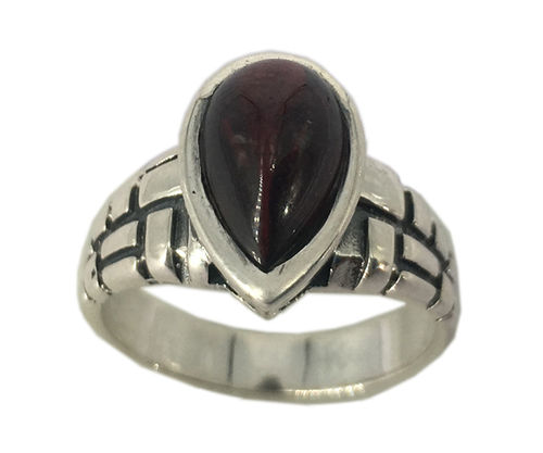 Superb Garnet Stone 925 Silver Ring