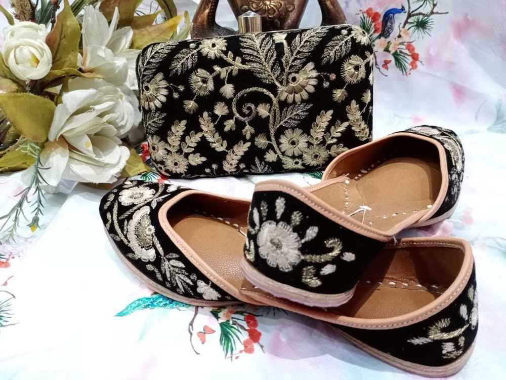 Black Punjabi Handmade Jutti