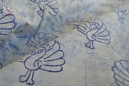 Shrink-Resistant Indigo Blue Peacock Printed Fabric