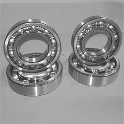 Single Row Bearing - Metal, 20mm to 200mm Thick, Silver | Durable, Preloaded Design, Industrial Use in Jet Engines & Cranes