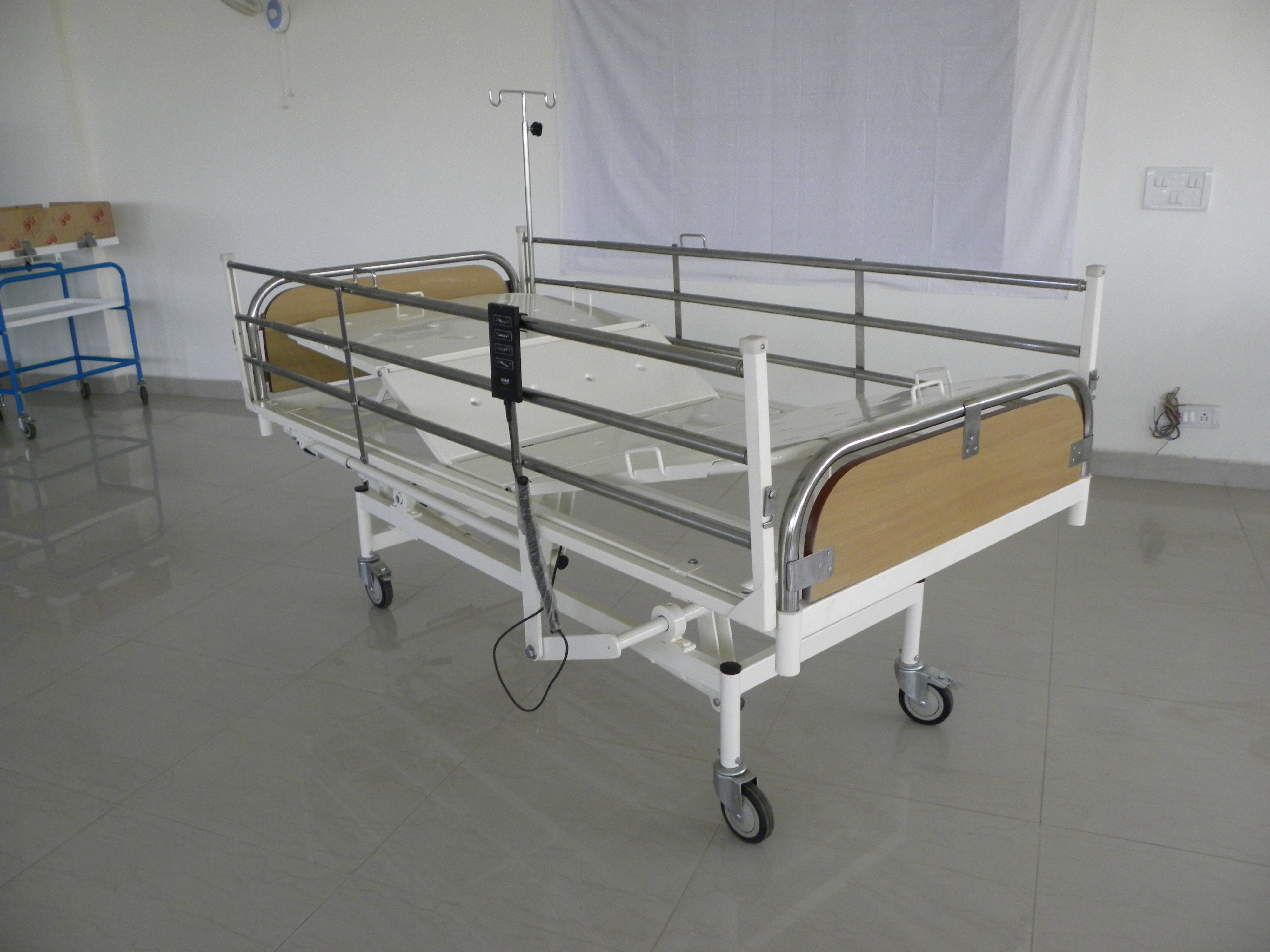 ICU Collapsible Railing Bed