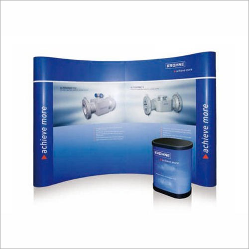 Pop Up Curve Display Stand Application: Outdoor