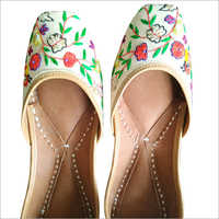 Available In Multicolor Flower Printed Party Wear Jutti