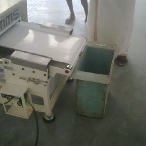 Metal Detector With Flat Belt Conveyor