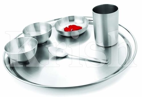 Deluxe Dinner Set - 6 Pcs - Color: As Per Requirement