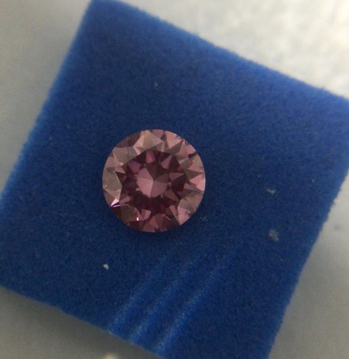 PINK Diamond 0.51ct Fancy Intense PINK VS2 Round Brilliant Cut IGI Certified