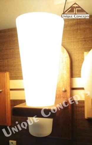 WALL MOUNTED LAMPS