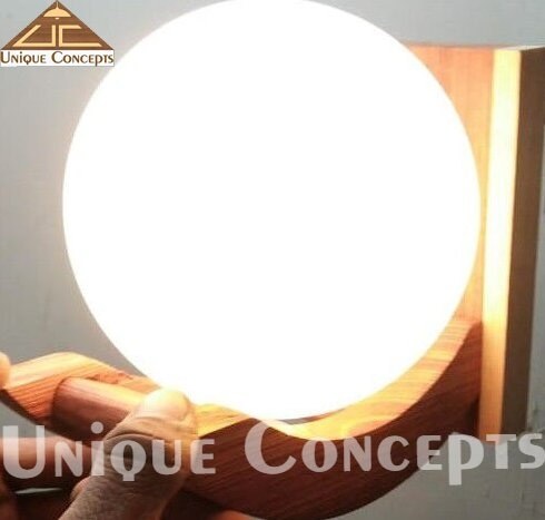 WALL MOUNTED LAMPS