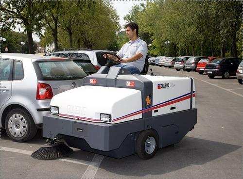 Plant University Roads Sweeper Machine