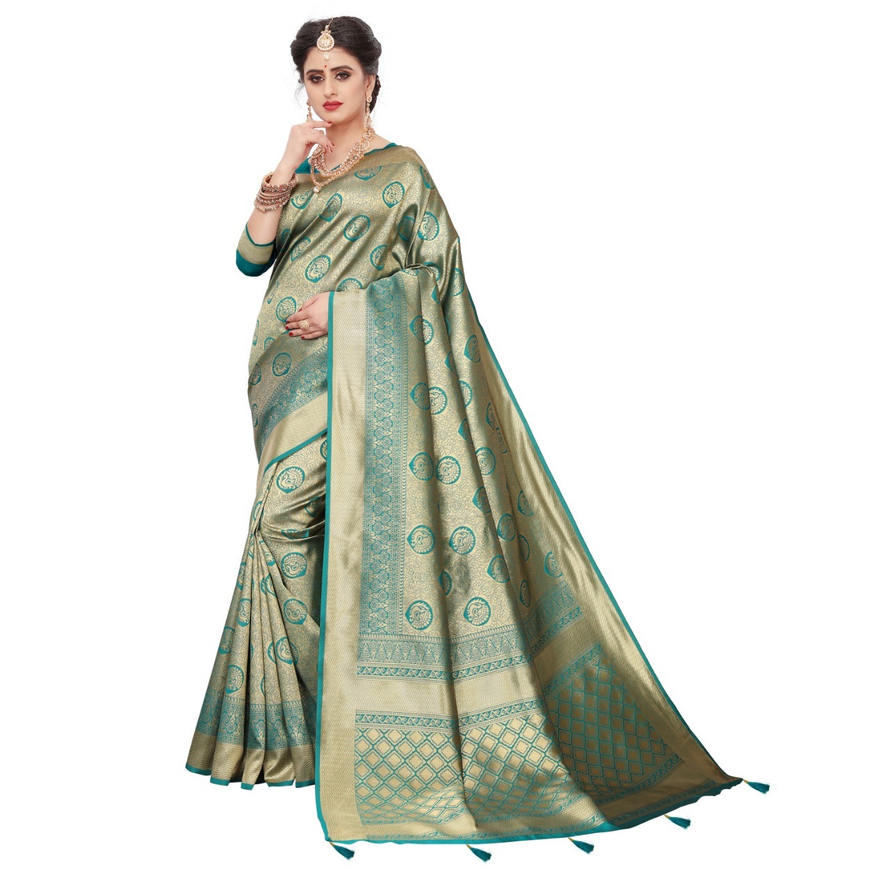 Beautiful Banarasi Silk Saree With Latkan & Thread Work