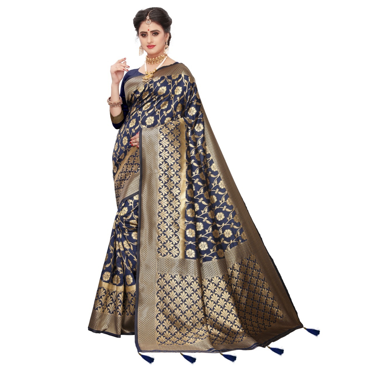 Beautiful Banarasi Silk Saree With Latkan & Thread Work