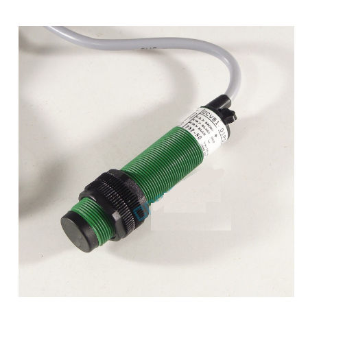 OCV81 Diffuse Sensor M18