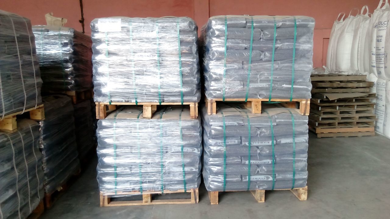 Indian stockist of River black pebbles stone