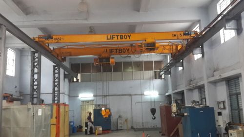 Industrial Crane Application: Warehouse