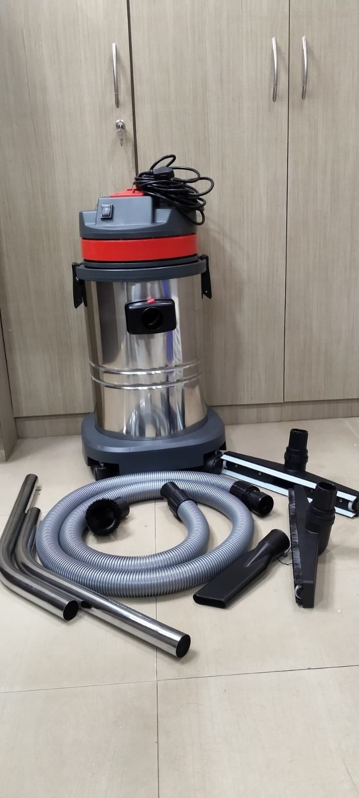 Wet And Dry Vacuum Cleaner - Capacity: 90 Ton/Day