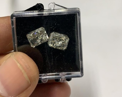 3.03 I vs1 CVD Radiant Brilliant Cut DIAMOND