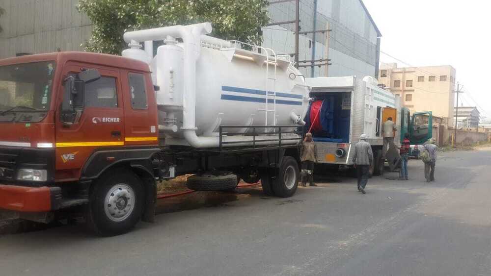 Red Sewer Super Suction Machine