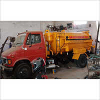 Yellow Chassis Mounted Sewage Suction Machine