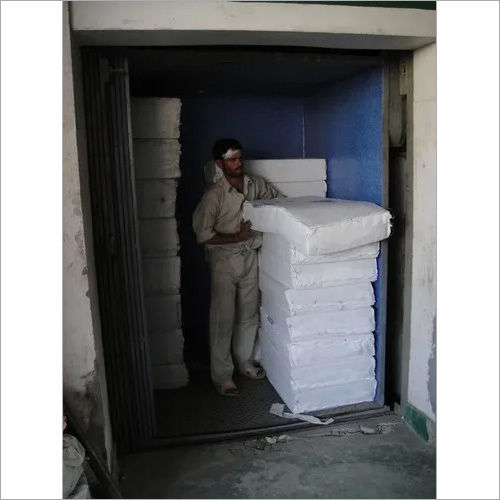 Goods Lift - Load Capacity: 1000  Kilograms (Kg)