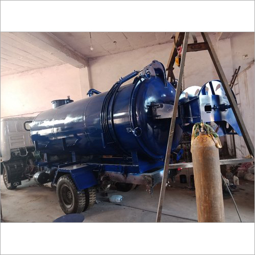 Truck Mounted Sewer Suction Cum Jetting Machine 7000 Litter Capacity