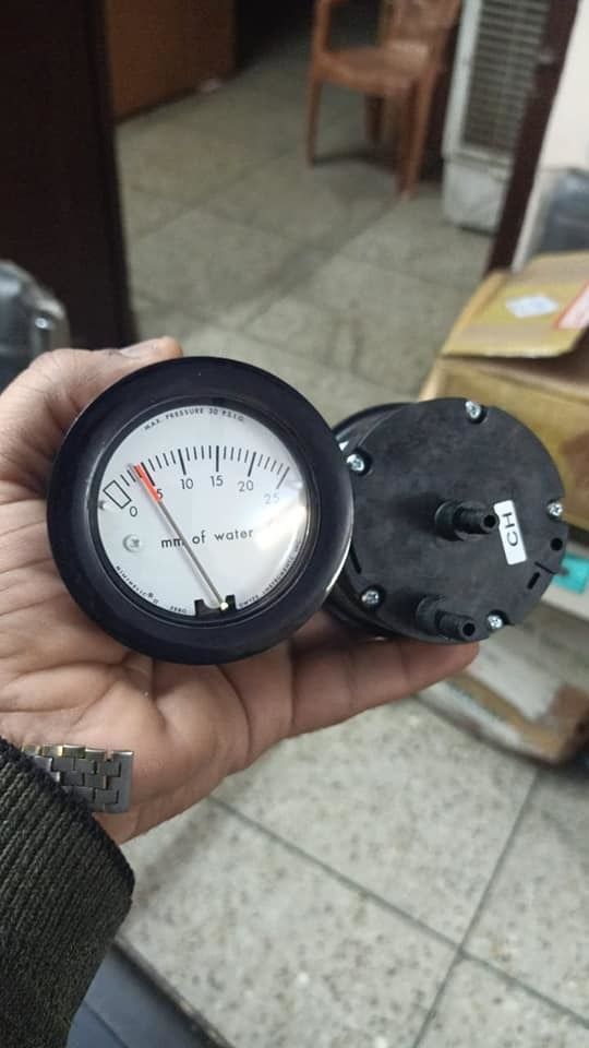 Dwyer 2-5000-500PA Minihelic II Differential Pressure Gauge 0-500 Pa