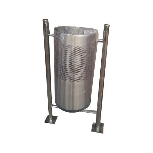 Stainless Steel Pole Mounted Dustbin Application: Commercial