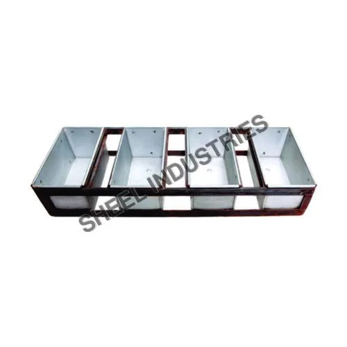 4 Strapped Bread Pan